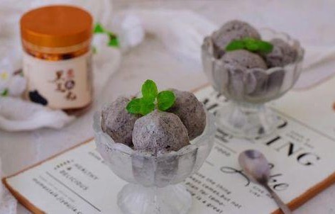 吃瓜娱乐黑色冰激凌,揭秘吃瓜娱乐背后的冰火两重天